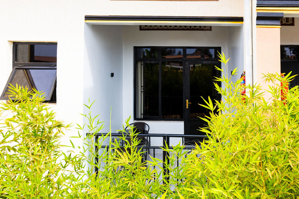 Standard cottage — entrance